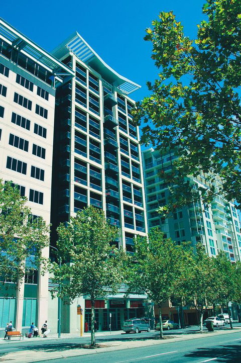 Oaks Adelaide Horizons Suites - Accommodation Cooktown 0
