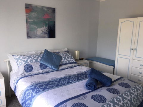 Emu Bay Holiday Homes - Accommodation Cooktown 38