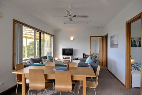 Emu Bay Holiday Homes - Accommodation Cooktown 10