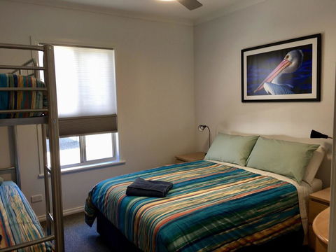 Emu Bay Holiday Homes - Accommodation Cooktown 18