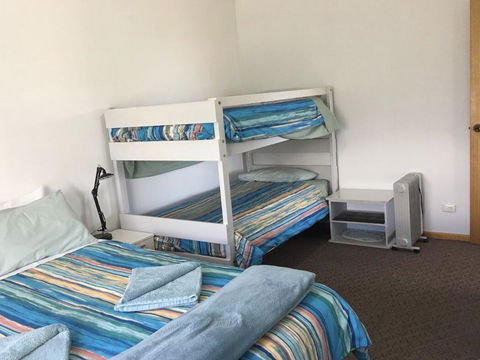 Emu Bay Holiday Homes - Accommodation Cooktown 12