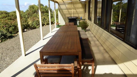 Emu Bay Holiday Homes - Accommodation Cooktown 13