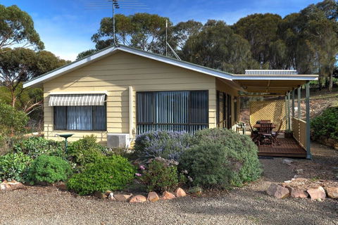 Emu Bay Holiday Homes - Accommodation Cooktown 2
