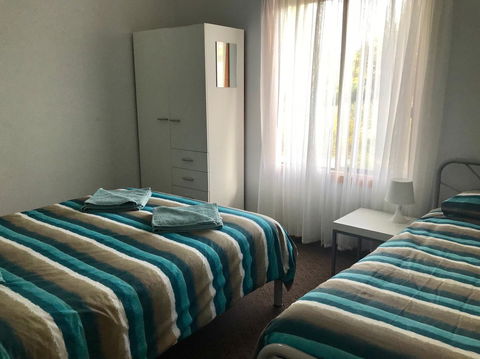 Emu Bay Holiday Homes - Accommodation Cooktown 34