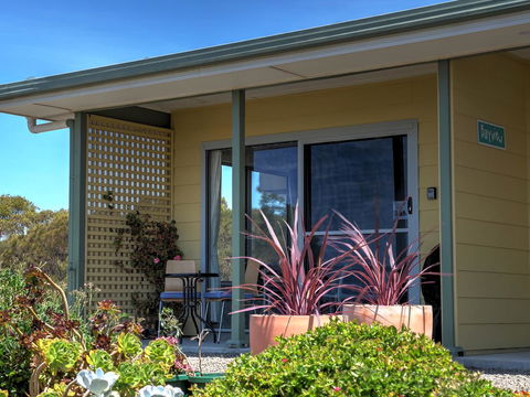 Emu Bay Holiday Homes - Accommodation Cooktown 27