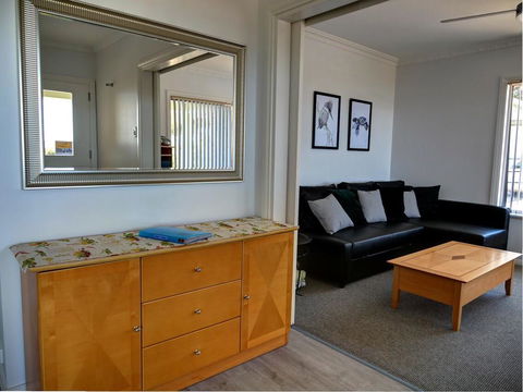 Emu Bay Holiday Homes - Accommodation Cooktown 24