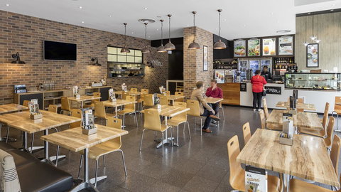 Oaks Adelaide Embassy Suites - Accommodation Cooktown 3