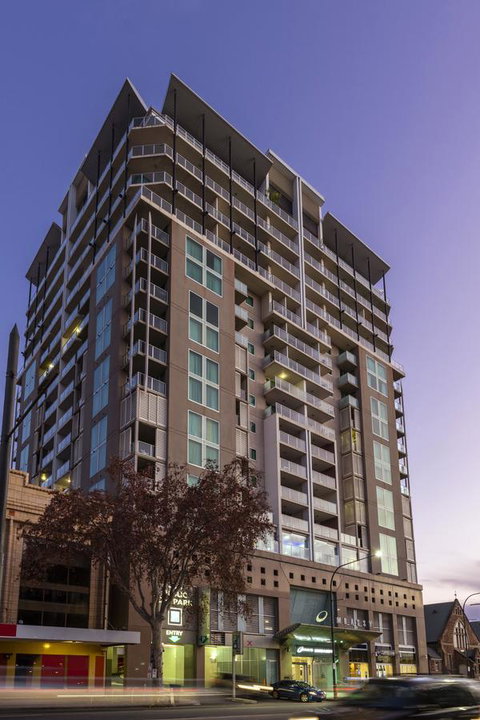 Oaks Adelaide Embassy Suites - Accommodation Cooktown 9