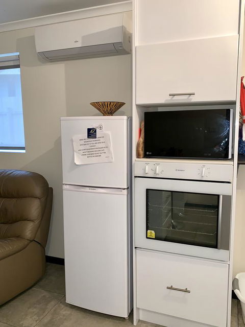 Inna Nutshell - Accommodation Cooktown 2