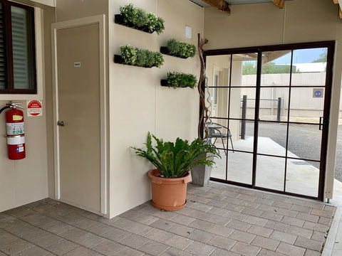 Inna Nutshell - Accommodation Cooktown 9