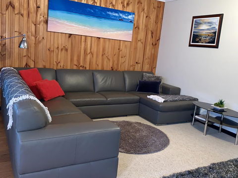 Inna Nutshell - Accommodation Cooktown 14