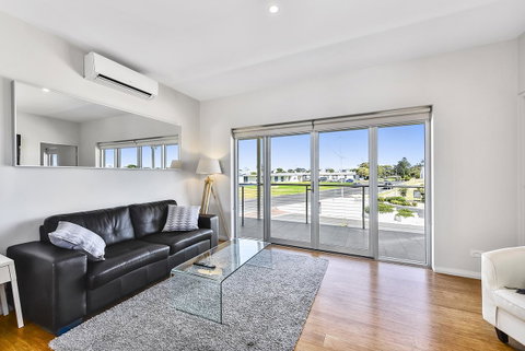 Aloha Waterfront Properties - Accommodation Cooktown 26