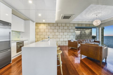 Aloha Waterfront Properties - Accommodation Cooktown 22
