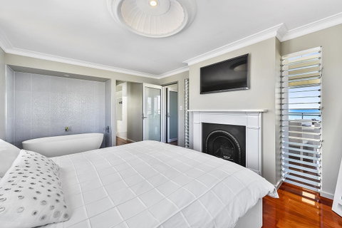 Aloha Waterfront Properties - Accommodation Cooktown 12