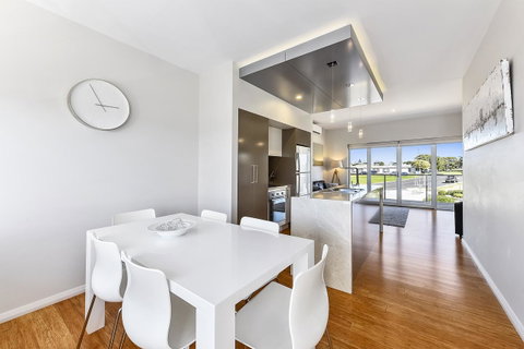 Aloha Waterfront Properties - Accommodation Cooktown 27