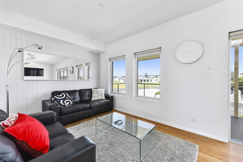 Aloha Waterfront Properties - Accommodation Cooktown 17