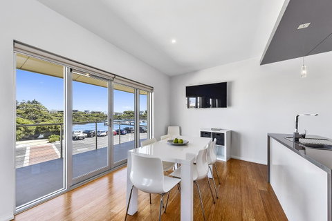 Aloha Waterfront Properties - Accommodation Cooktown 20