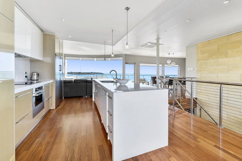 Aloha Waterfront Properties - Accommodation Cooktown 5
