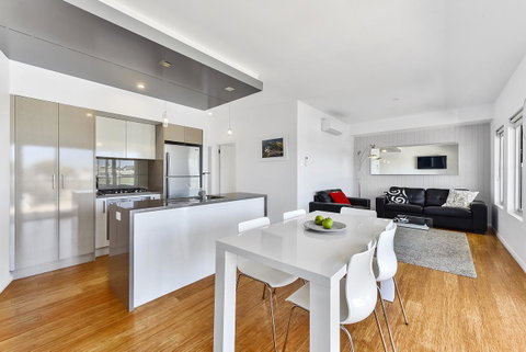 Aloha Waterfront Properties - Accommodation Cooktown 18