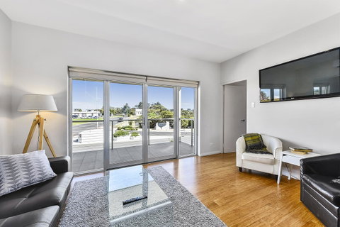 Aloha Waterfront Properties - Accommodation Cooktown 29