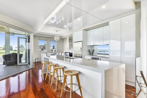 Aloha Waterfront Properties - Accommodation Cooktown 7