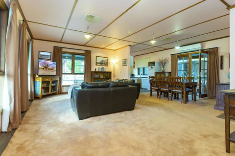 Rustic On 13th - Accommodation Cooktown 3