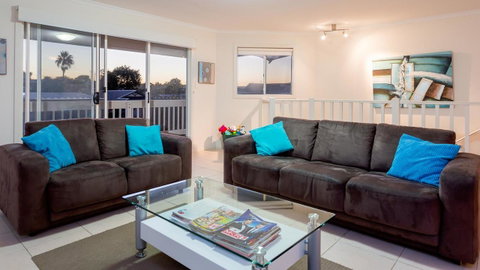 Rocks Beach House Victor Harbor - Accommodation Cooktown 5