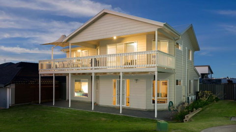 Rocks Beach House Victor Harbor - Accommodation Cooktown 4