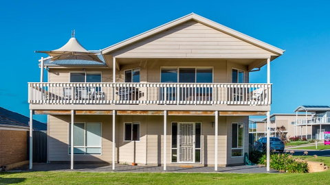 Rocks Beach House Victor Harbor - Accommodation Cooktown 9