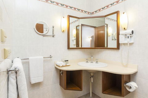 Adelaide Inn - Accommodation Cooktown 11