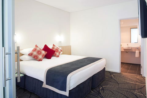 Adelaide Rockford - Accommodation Cooktown 8