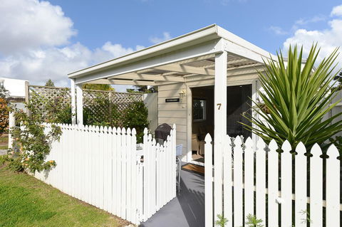 Wintergarden Beach Cabin - Accommodation Cooktown 0