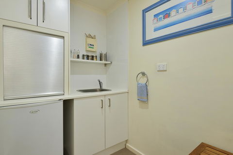 Wintergarden Beach Cabin - Accommodation Cooktown 8