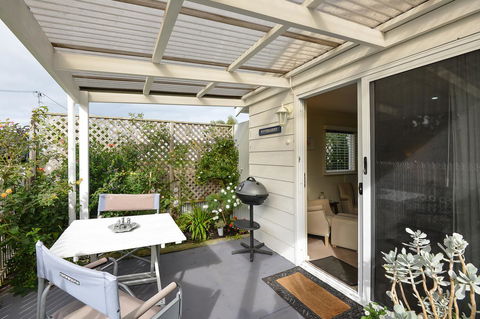 Wintergarden Beach Cabin - Accommodation Cooktown 7