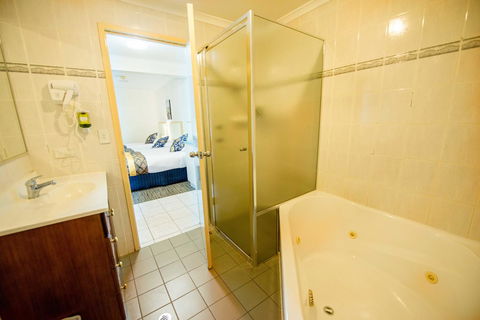 Jacksons Motor Inn - Accommodation Cooktown 9