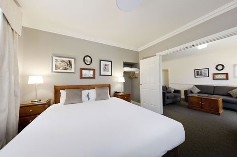 Majestic Old Lion Apartments - Accommodation Cooktown 13