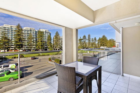 Glenelg Seaside Apartment - Accommodation Cooktown 5