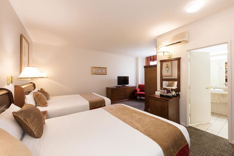 The Chancellor On Currie - Accommodation Cooktown 18