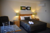 Arkana Motor Inn  Terrace Apartments