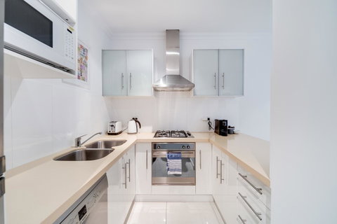 York Apartments On Grenfell - Accommodation Cooktown 3