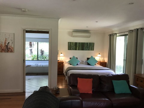 Ghost Hill Road Retreat - Accommodation Cooktown 5