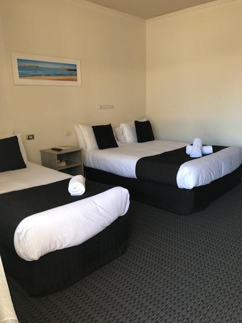 Bay Motel Hotel - Accommodation Cooktown 4