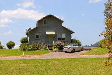 SkyView Villa - Accommodation Cooktown 32