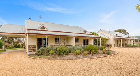 Barossa Vineyard Cottages - Accommodation Cooktown 24
