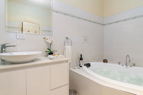 Barossa Vineyard Cottages - Accommodation Cooktown 13