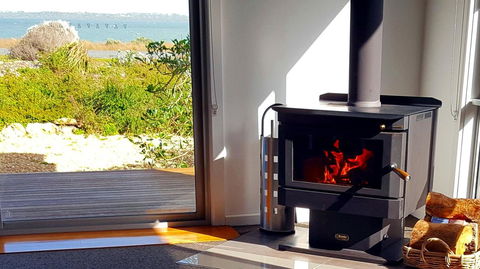 Coorong Waterfront Retreat - Accommodation Cooktown 1
