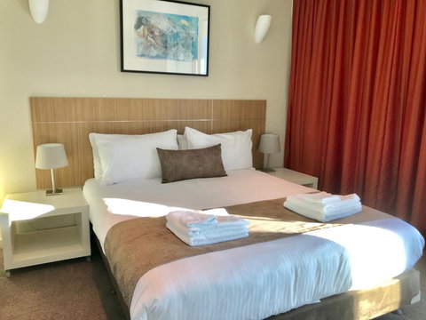 Adelaide DressCircle Apartments - North Terrace - Accommodation Cooktown 5