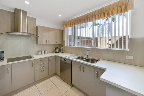 Adelaide Style Accommodation-Close To City-North Adelaide-3 Bdrm- FREE Parking - Accommodation Cooktown 9