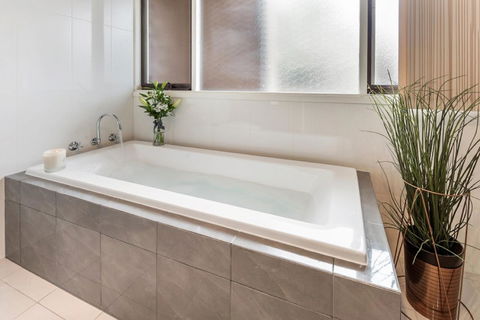 Adelaide Style Accommodation-Close To City-North Adelaide-3 Bdrm- FREE Parking - Accommodation Cooktown 2