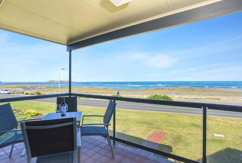 Franklin Beachfront Apartments - Accommodation Cooktown 10